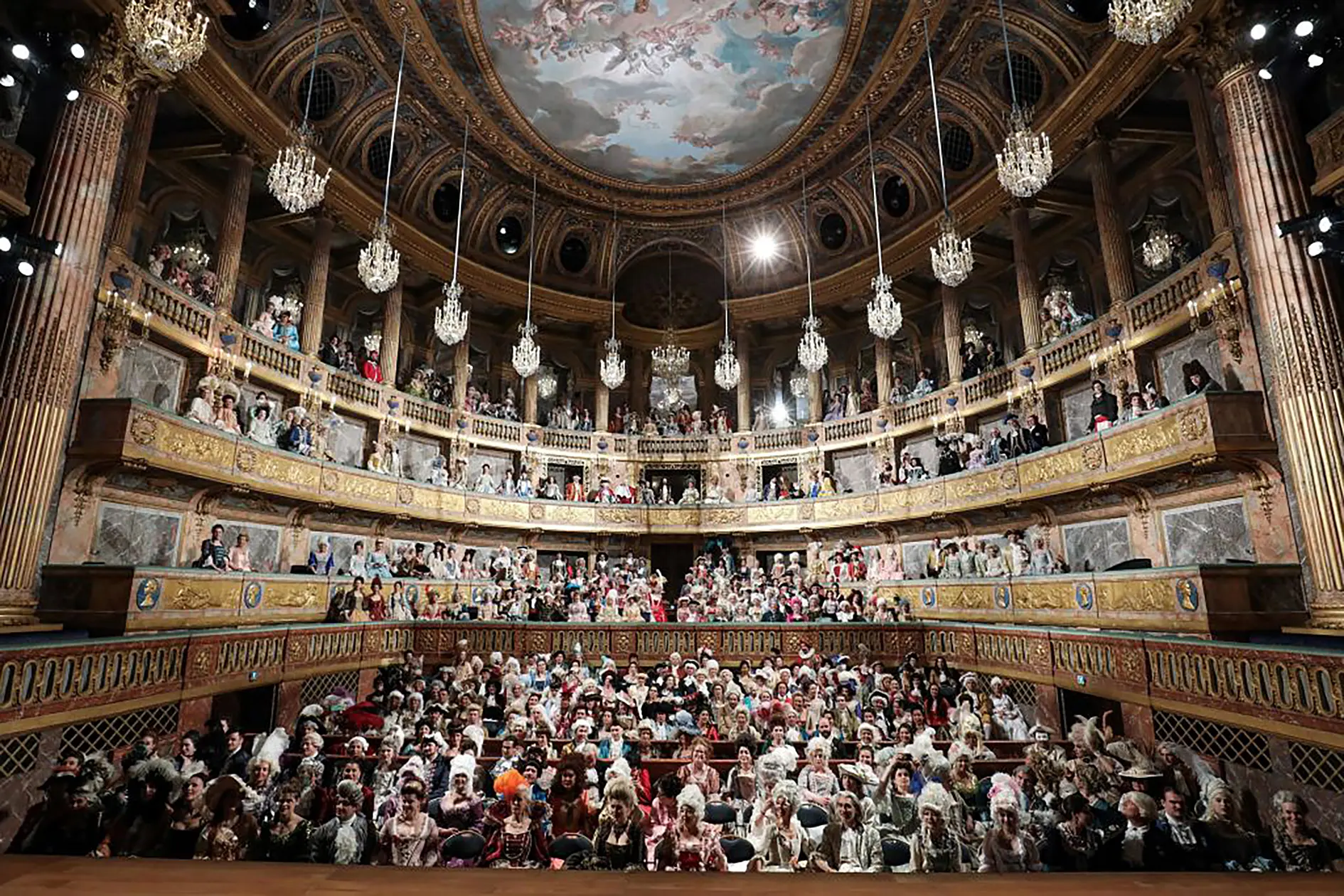 Exploring the Royal Opera House: A Cultural Jewel in London