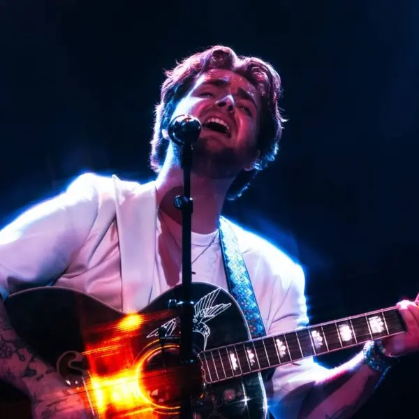 The Rise of Alex Warren in the Social Media Landscape