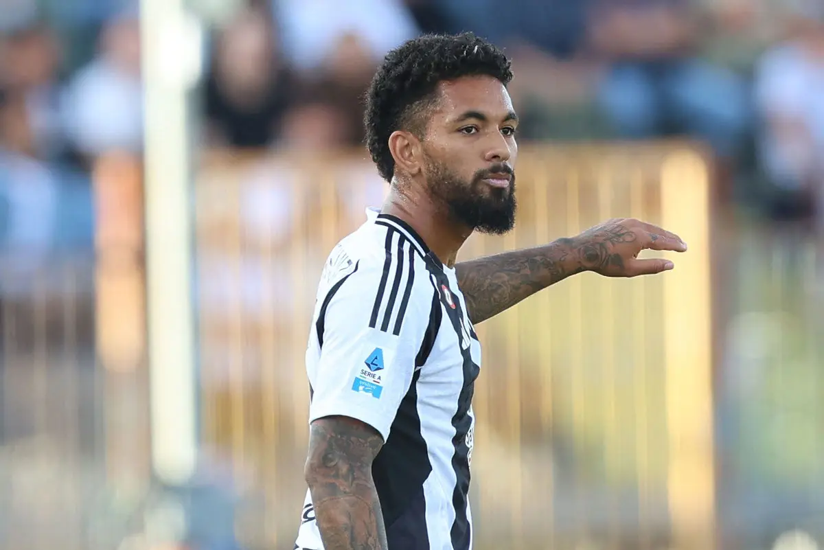Douglas Luiz: A Rising Star in the World of Football