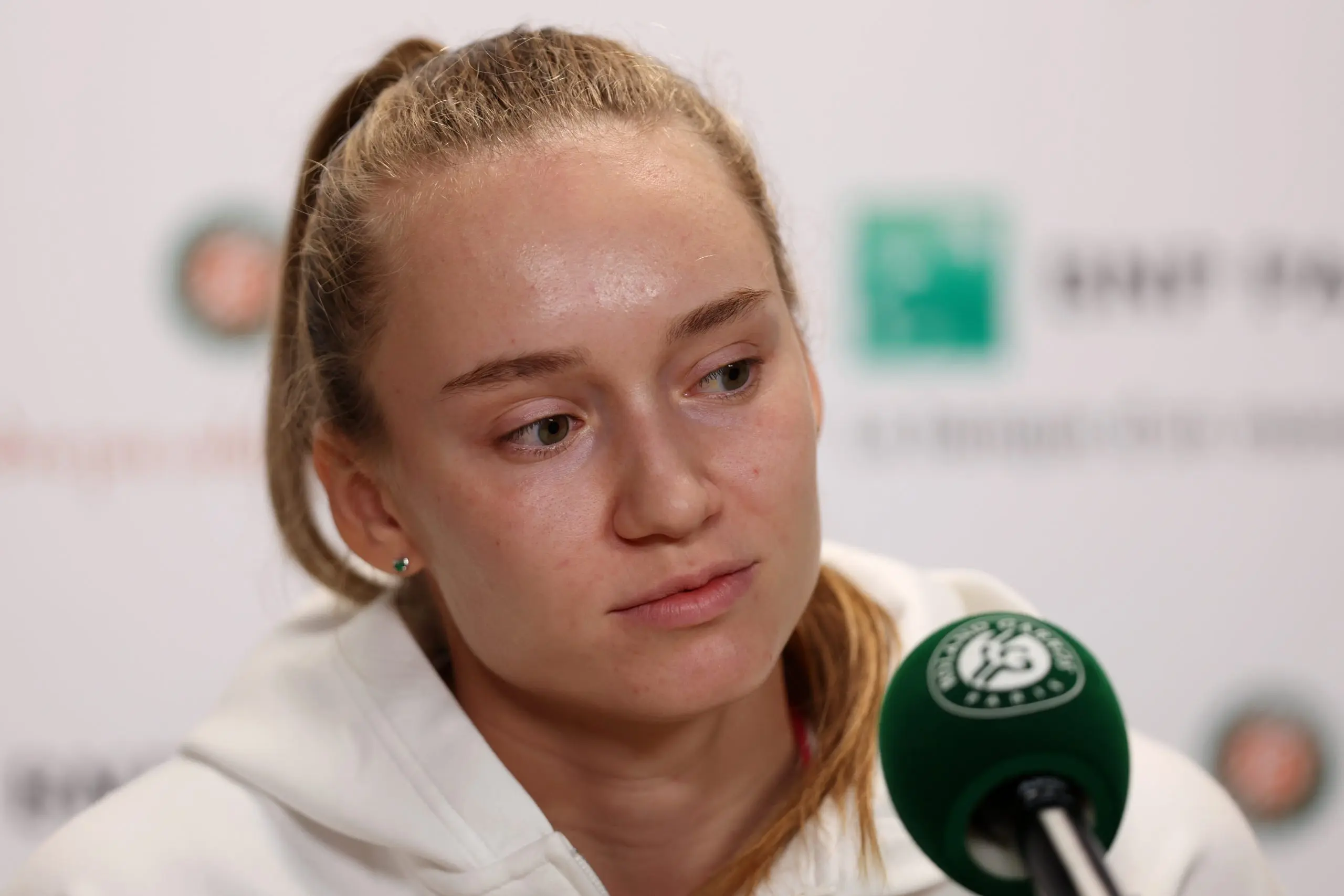 Elena Rybakina: The Rise of a Tennis Sensation