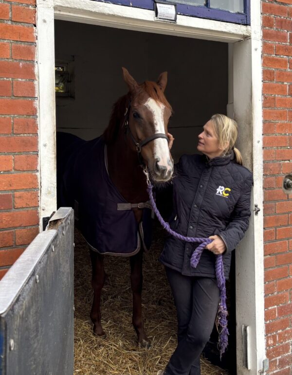 Emma Lavelle: A Leading Voice in Equestrian Sports