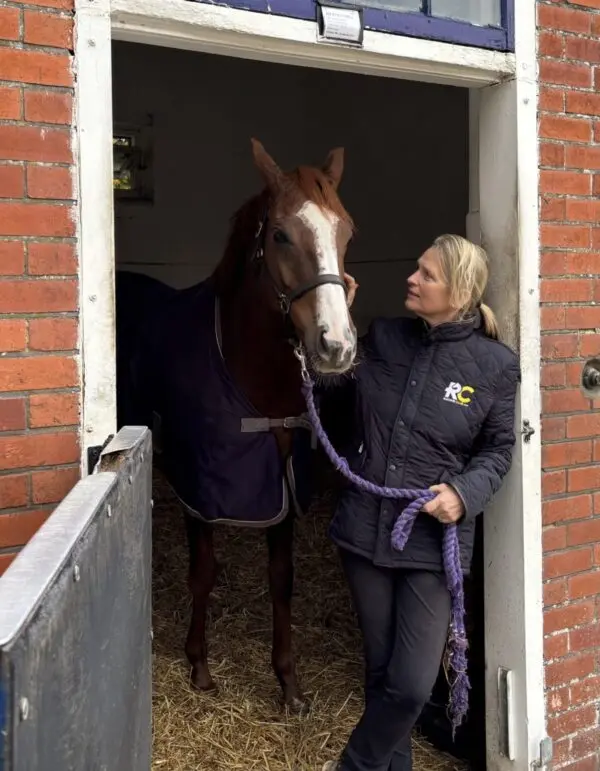 Emma Lavelle: A Leading Voice in Equestrian Sports