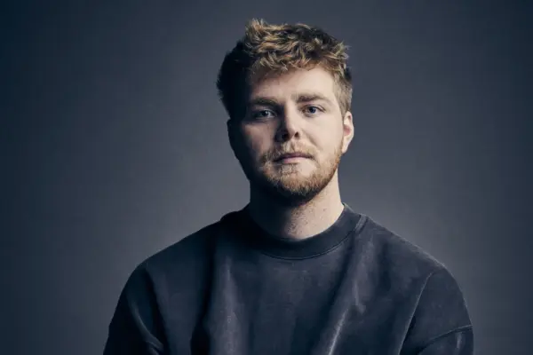 The Rise of Alex Warren: A Social Media Phenomenon