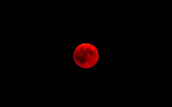 The Enigmatic Crimson Moon: Significance and Recent Sightings