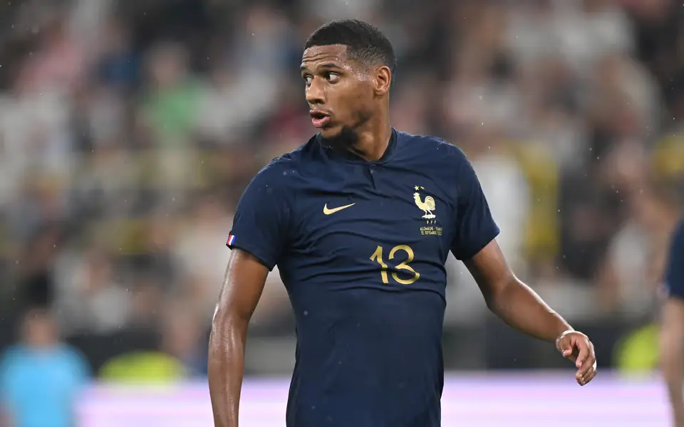 Lloyd Kelly: A Promising Talent in Professional Football