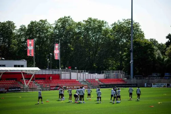 Mönchengladbach vs Leverkusen: Match Preview and Insights