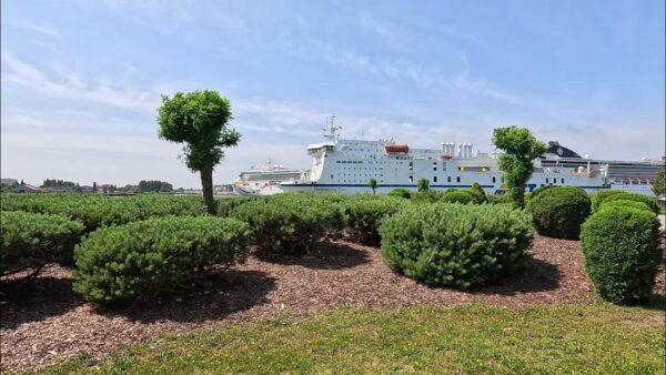 Exploring the Beauty and Culture of Warnemünde