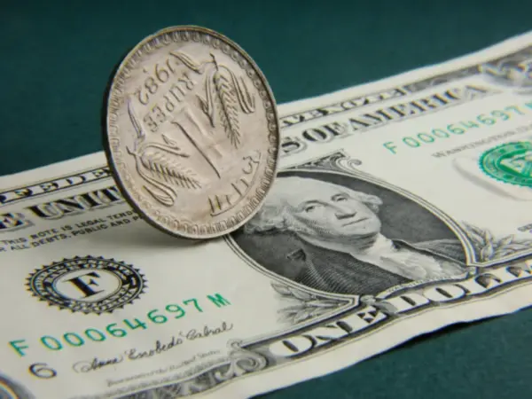 Dollar Rate Fluctuates Amid Economic Concerns