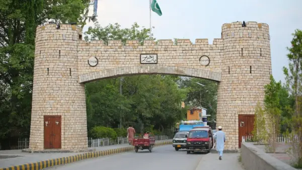 Iftar Time Peshawar: A Contrast in Observance