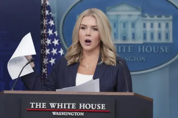 Karoline Leavitt Misspells Cincinnati During Trump’s Visit