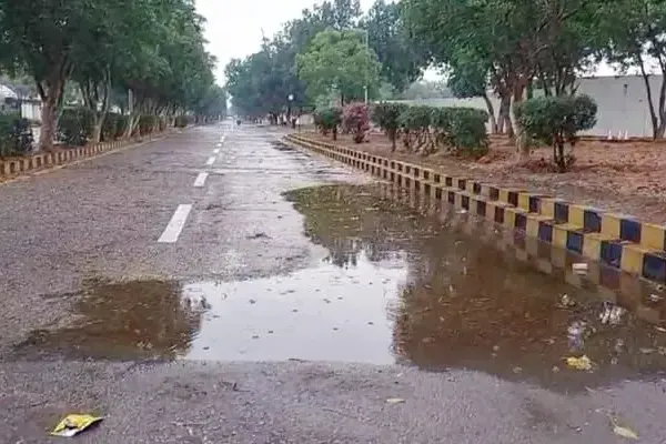 Today Weather Karachi: Heavy Rain Causes Disruption