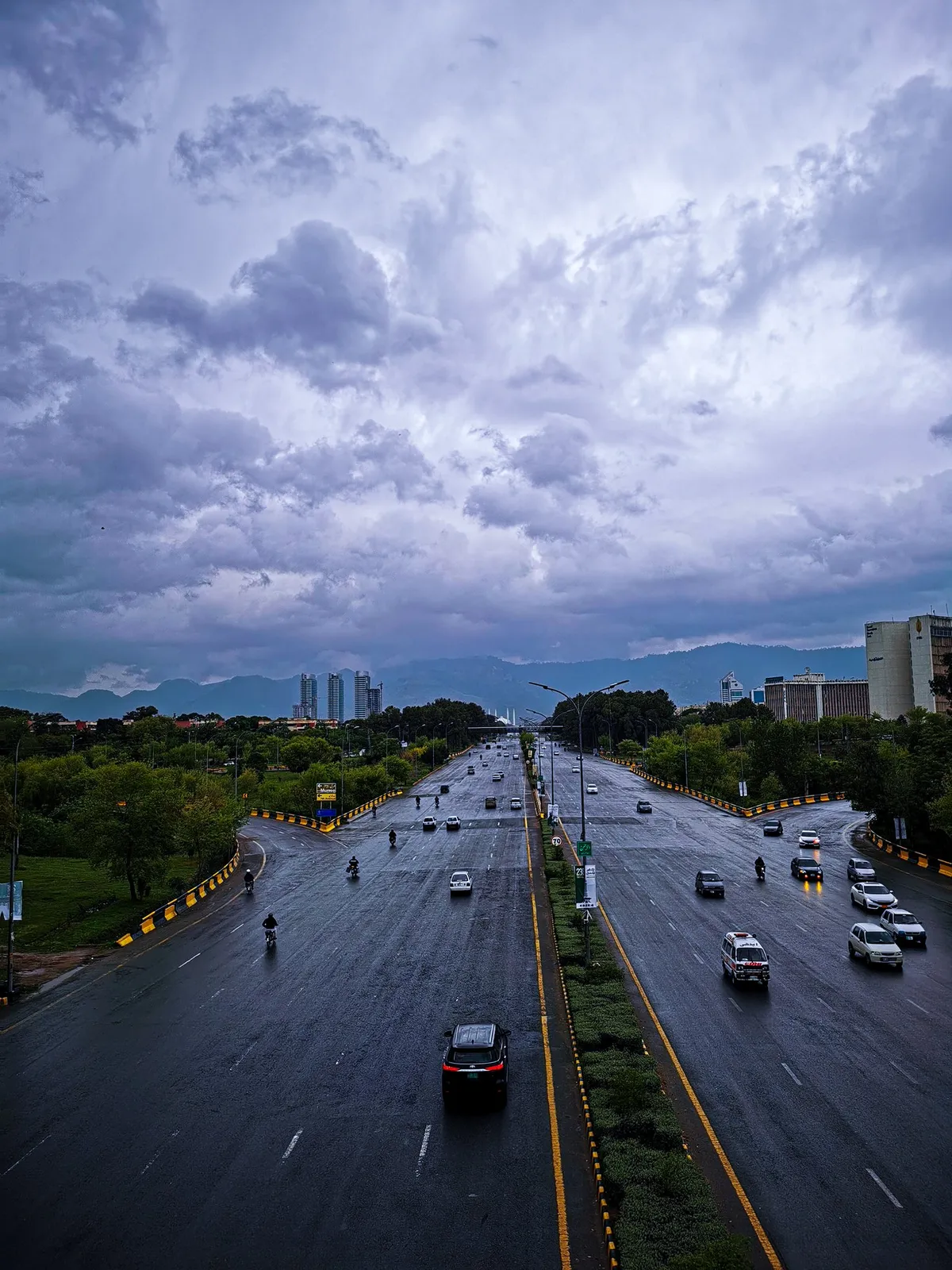Islamabad weather update: Heavy rain brings relief and challenges